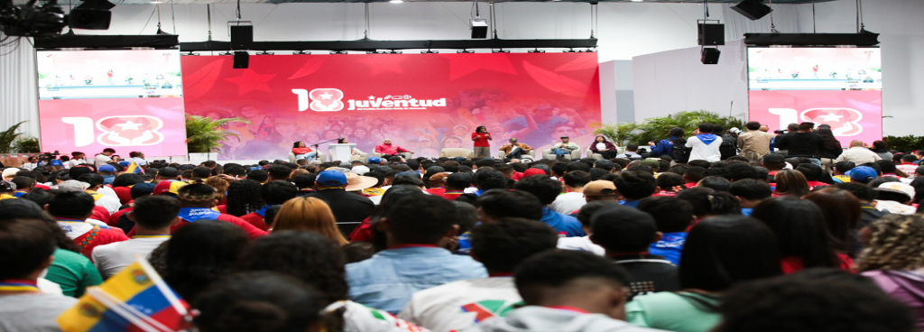 Jefa de Estado rinde homenaje a la juventud solidaria